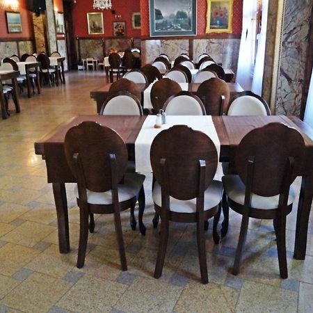 Szczebrzeszyn Noclegi Przy Restauracji Klemens المظهر الخارجي الصورة